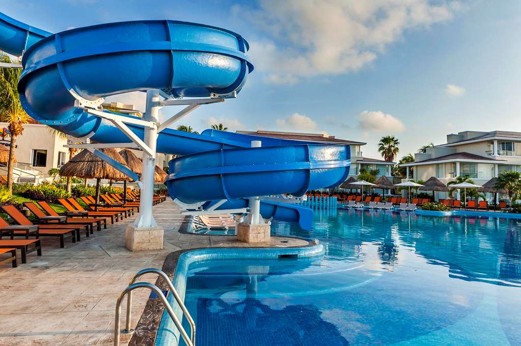 mpn Nizuc Pool and slide