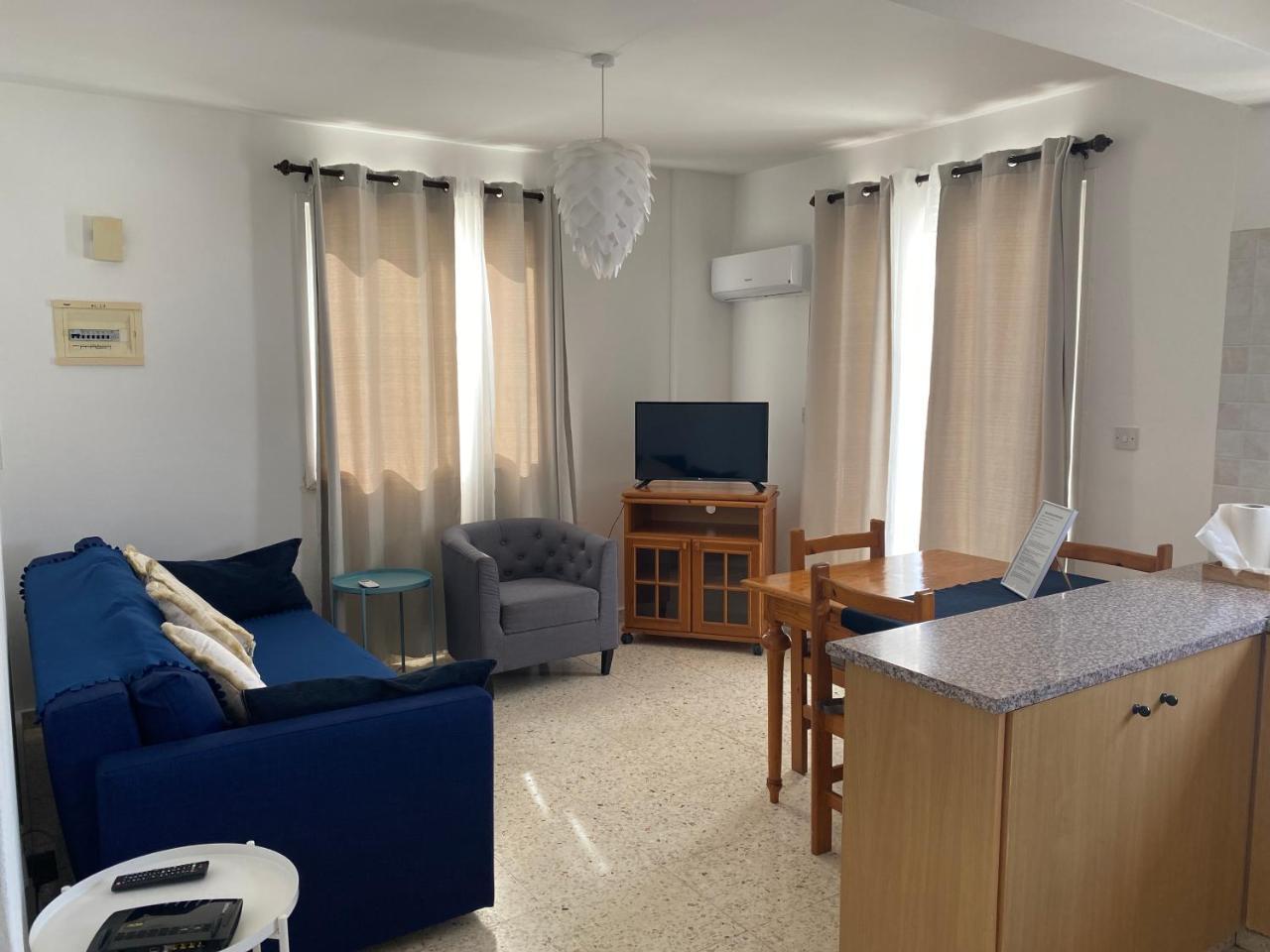 Riana Latchi Apartment
