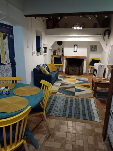 Blue&YellowHouse