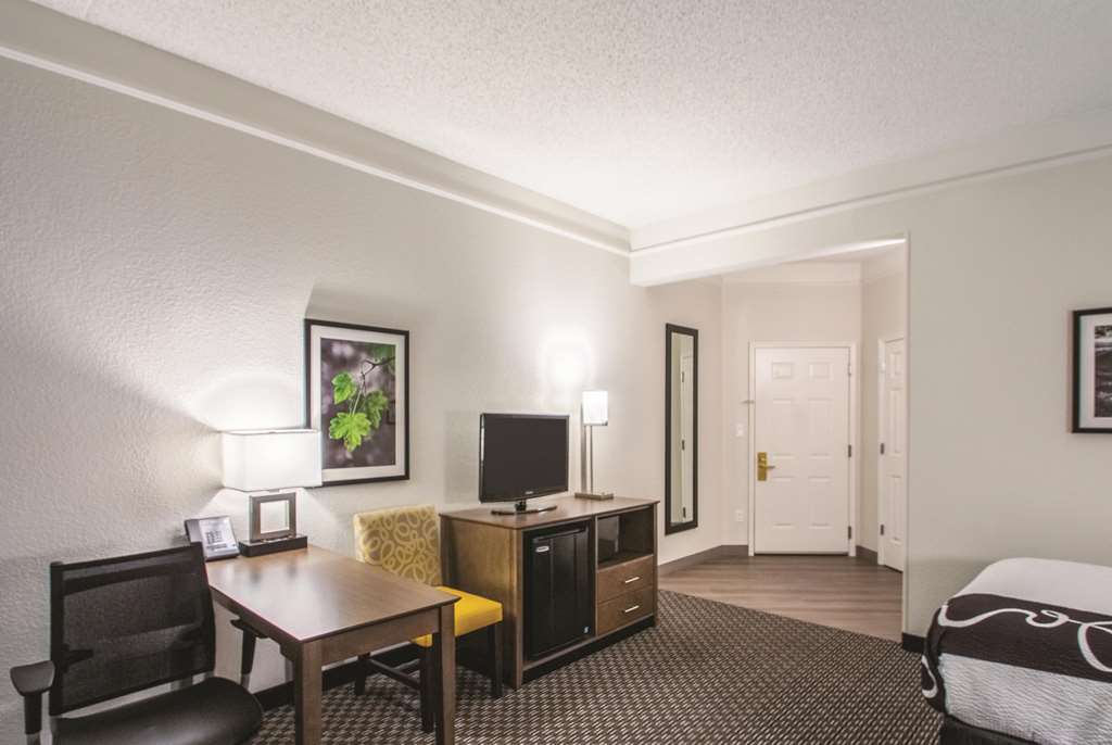 La Quinta Inn & Suites by Wyndham Orem University Pwy Provo - photo 33