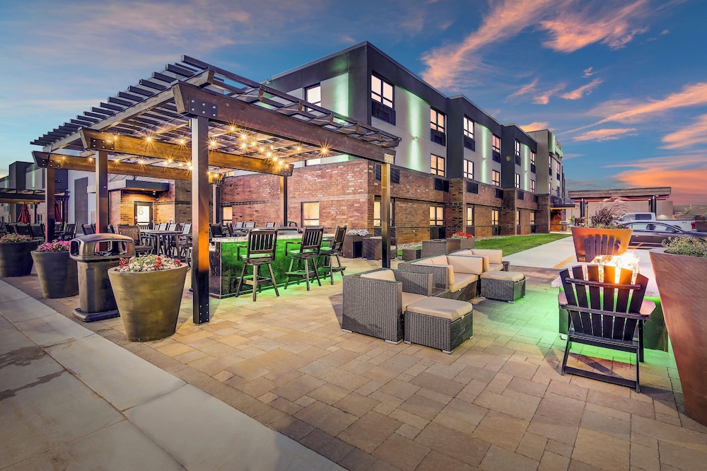 Holiday Inn & Suites St. Cloud by IHG - photo 2