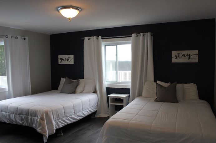 Lakeview Motel and Cottages — hotel near Wiarton Airport