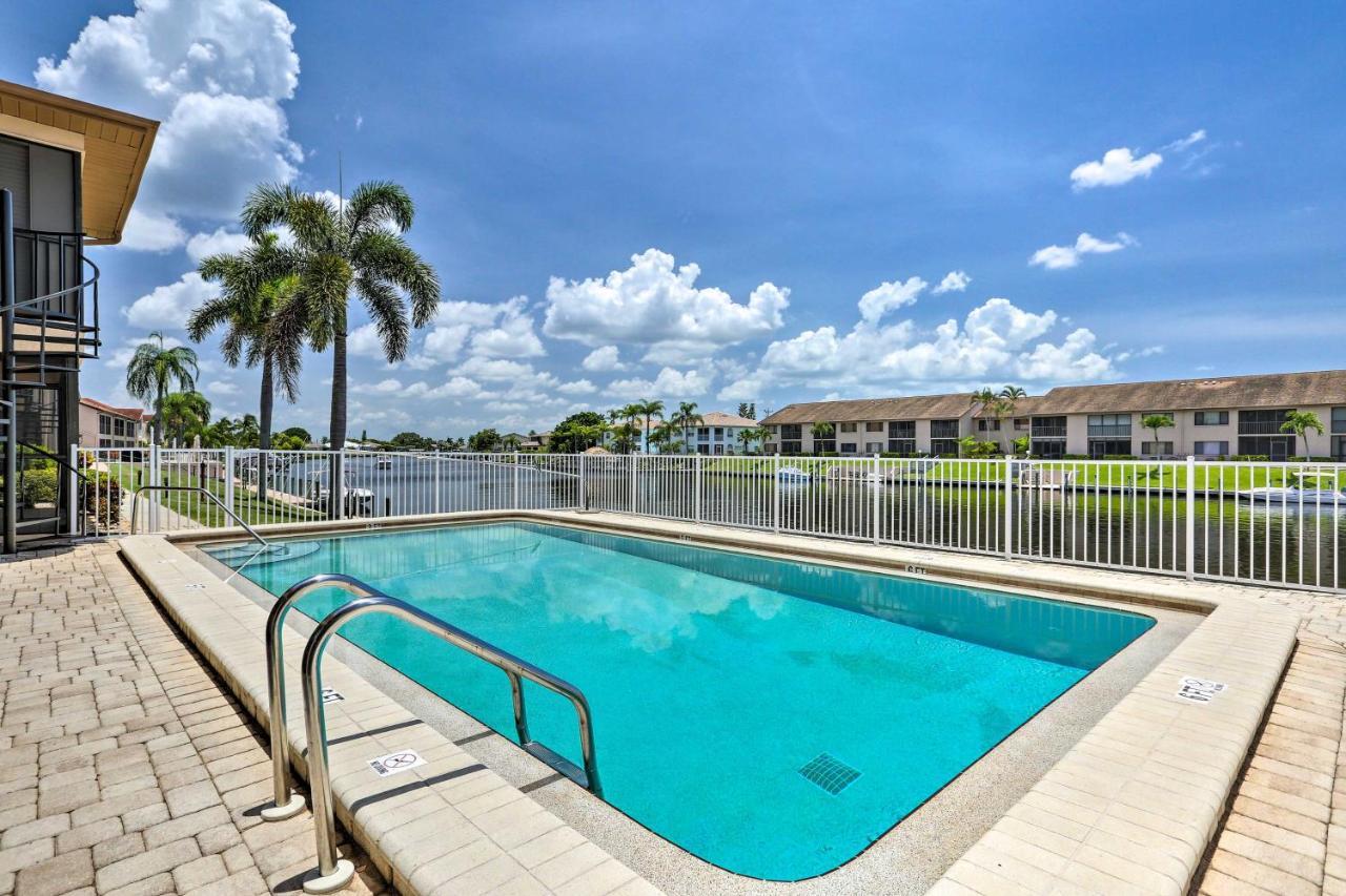 Covered Lanai and Waterfront View Cape Coral Condo — 4-Star Luxury Hotel in Cape Coral, United States