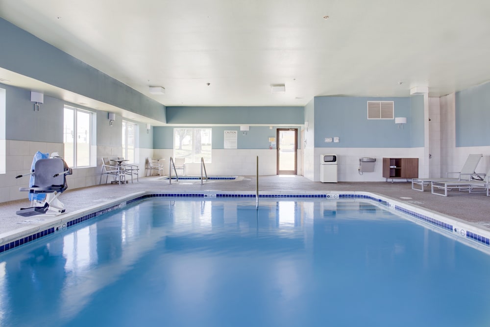 Holiday Inn Express & Suites Chickasha by IHG - photo 12
