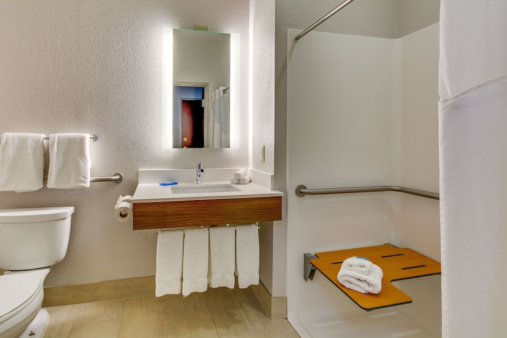 Holiday Inn Express Vincennes by IHG - photo 6