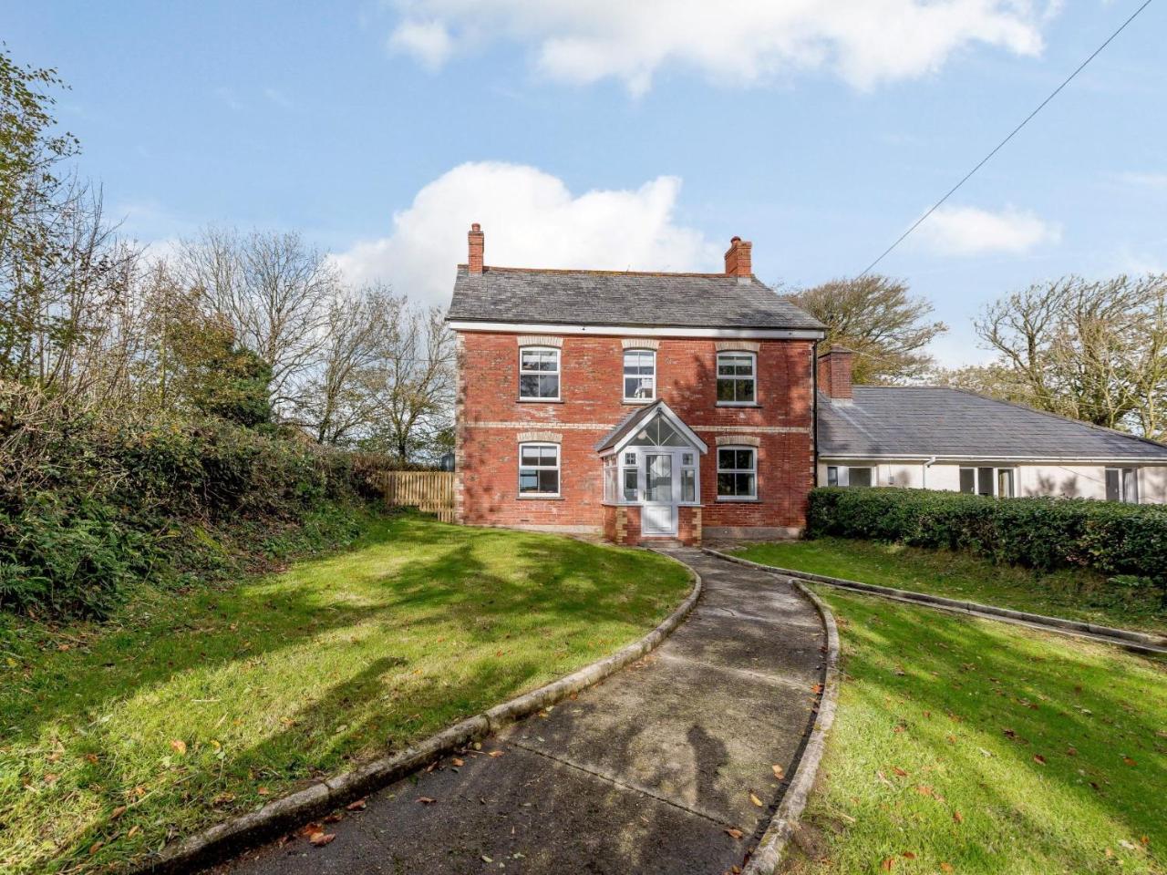 5 Bed in Milton Damerel 79454 in Holsworthy, United Kingdom