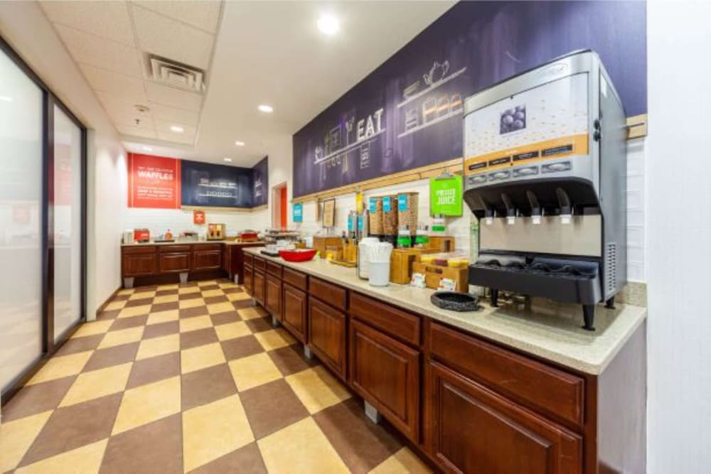 Hampton Inn Martinsburg South Inwood - photo 43