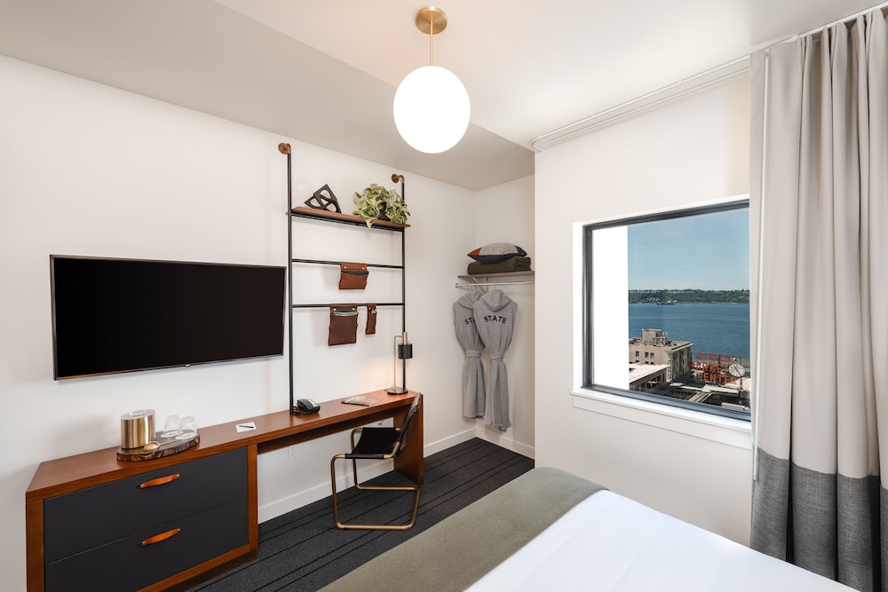 The State Hotel - photo 8