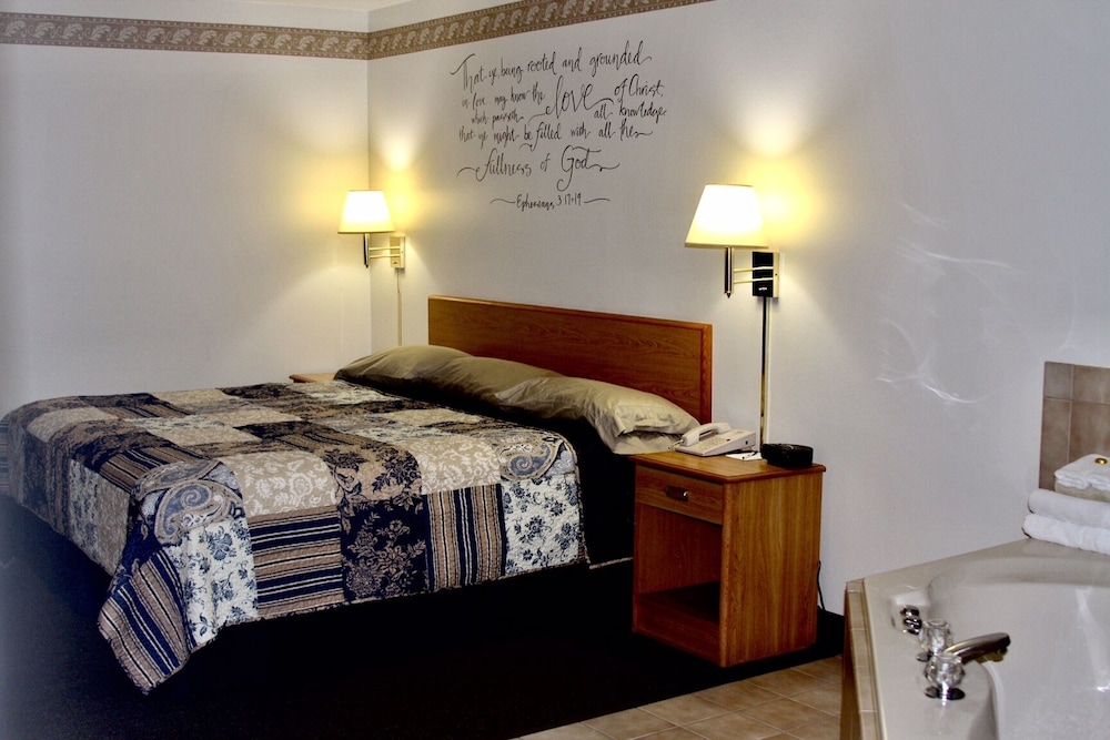 Dutch Country Inn - photo 3