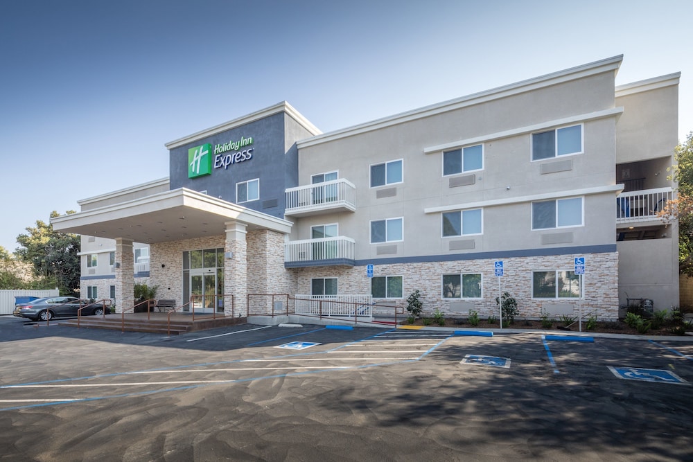 Holiday Inn Express Sunnyvale Silicon Valley by IHG - carbon neutral hotel in Sunnyvale