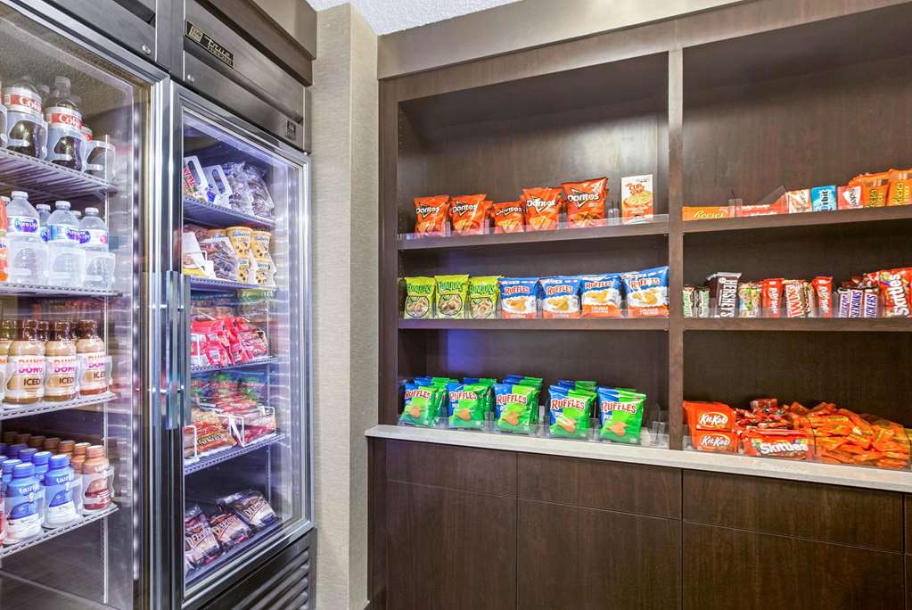 La Quinta Inn by Wyndham Fresno Yosemite - photo 60
