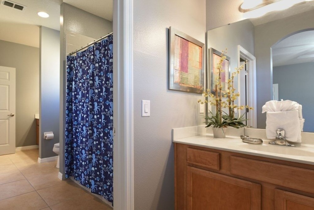 Wonderful 7 bed Solterra Resort W Pool & Spa 7 Bedroom Home by RedAwning Davenport - photo 7