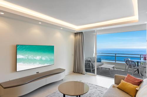 Fully renovated frontline flat in Marbella, Spain