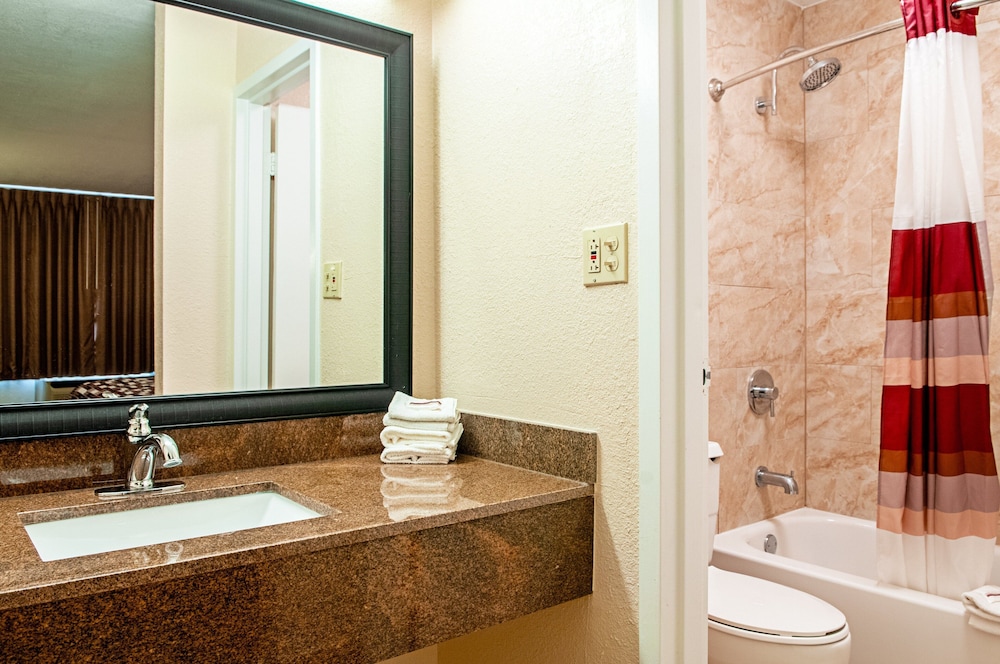 Red Roof Inn Slidell - photo 16