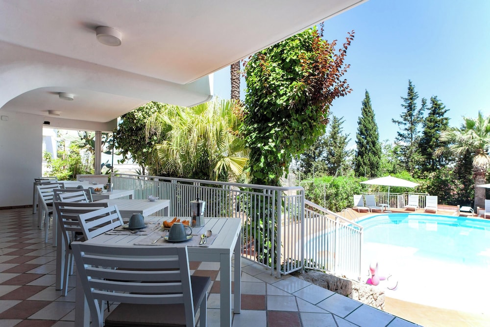 Villa Nice Dream With Pool And Terrace — 4-Star Luxury Hotel in Neviano, Italy
