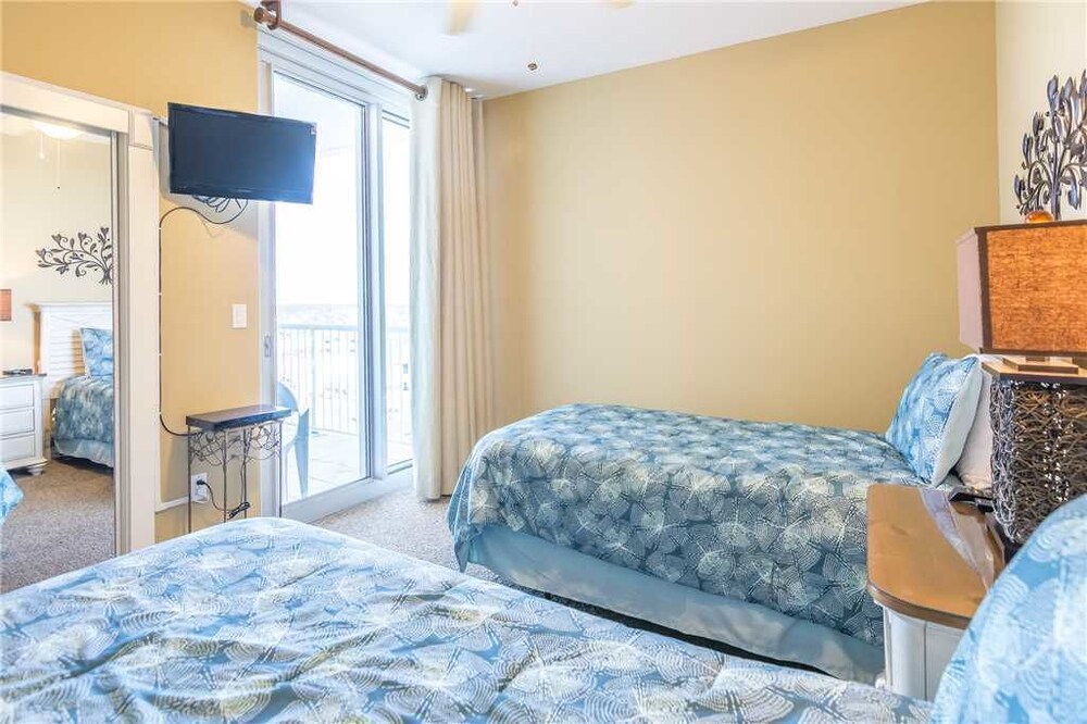 Island Tower 1001 3 Br condo by RedAwning - photo 10