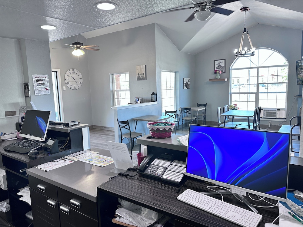 Beaverhead Lodge Dillon - photo 4