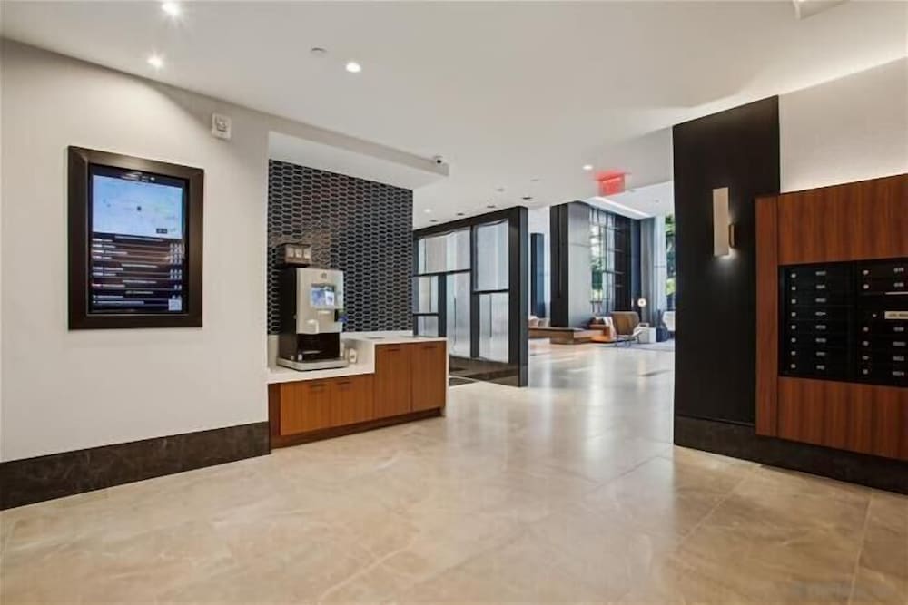National at Rosslyn Towers - photo 18