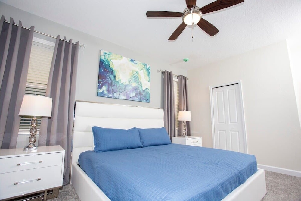 Fantastic Eight Bedrooms SF w Screened Pool at Storey Lake Resort 2887 - photo 5
