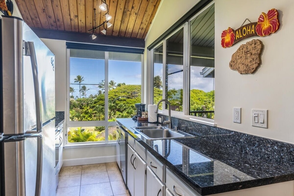 Newly Remodeled Cliffs Resort in Princeville condo - photo 8