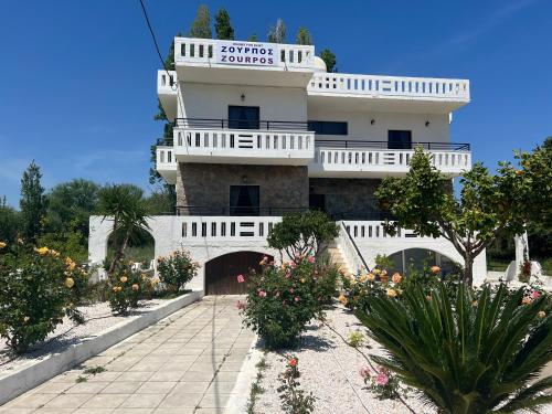 Zourpos Studios & Apartments — 4-Star Luxury Hotel in Kalyves, Greece