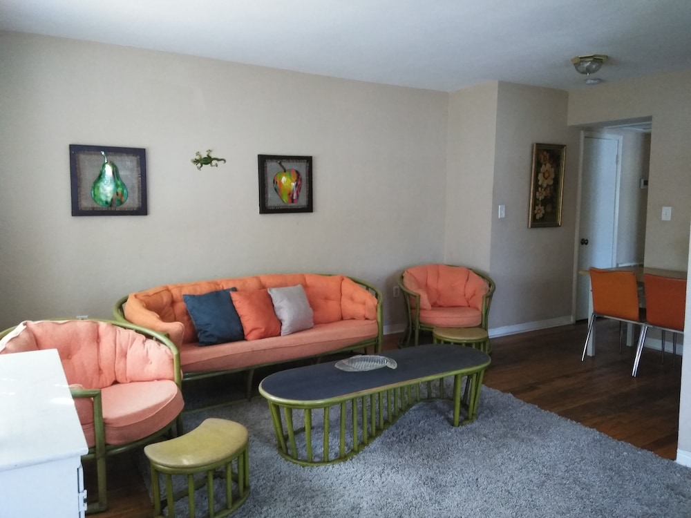 Swashbuckler Motel - photo 24