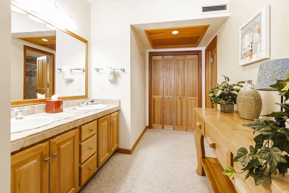 The Caledonian by All Seasons Resort Lodging - photo 208