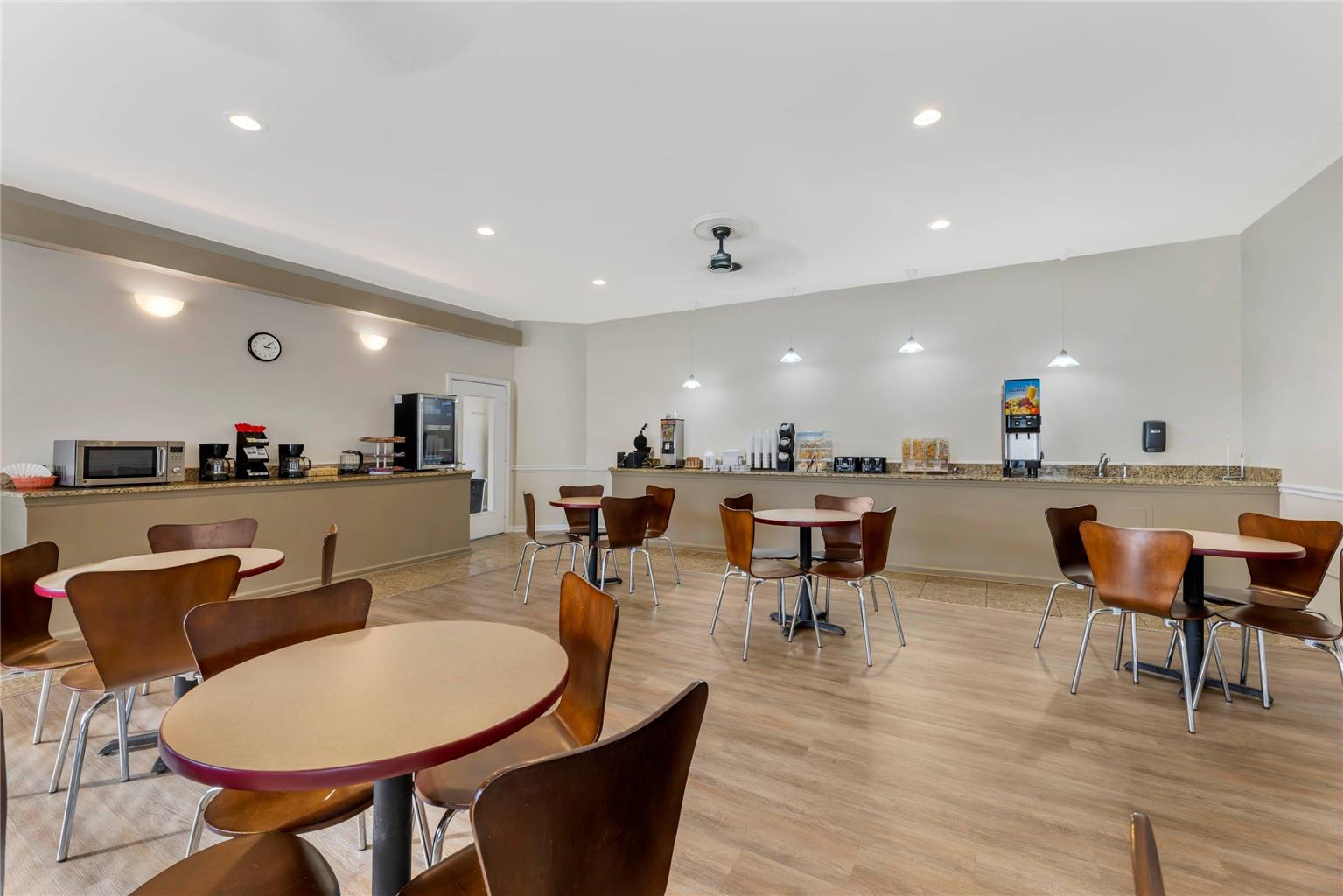 Rodeway Inn Lyons La Grange - photo 48