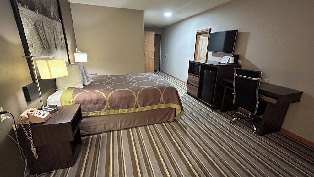 Super 8 by Wyndham Gilman - photo 11