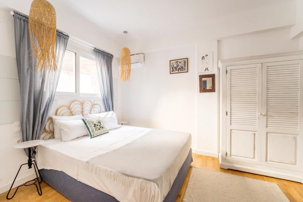 Athenian Thiseos — 4-Star Luxury Hotel in Athens, Greece