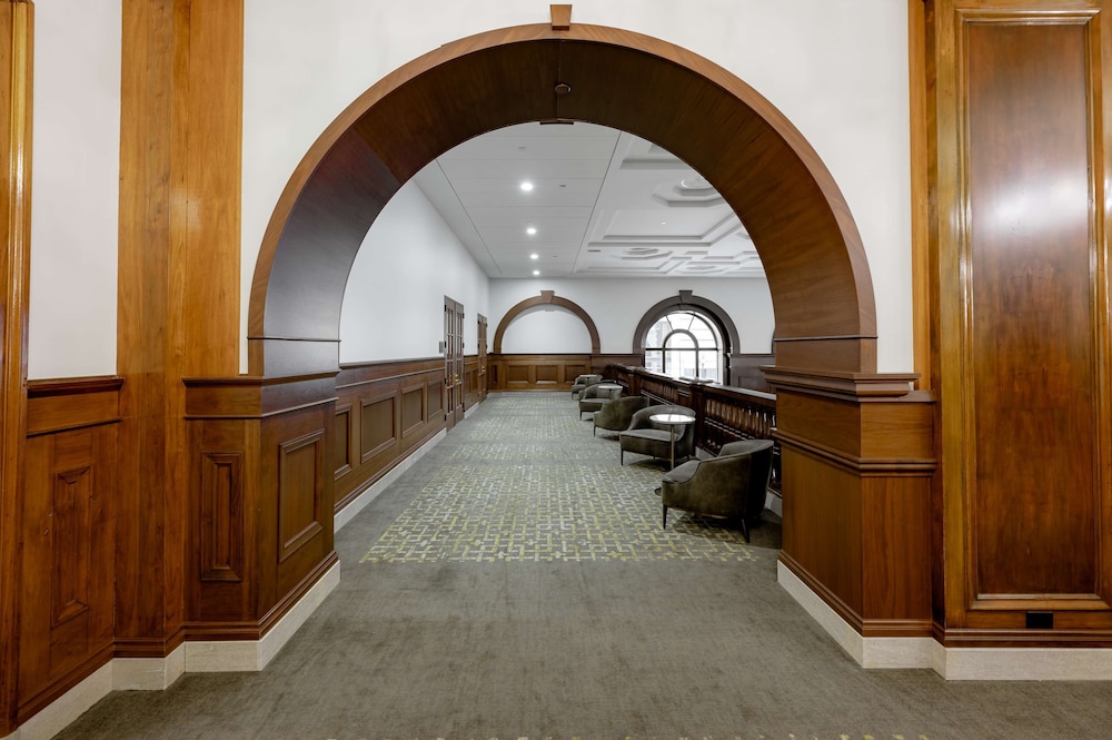 Hotel Fort Des Moines Curio Collection by Hilton - photo 85