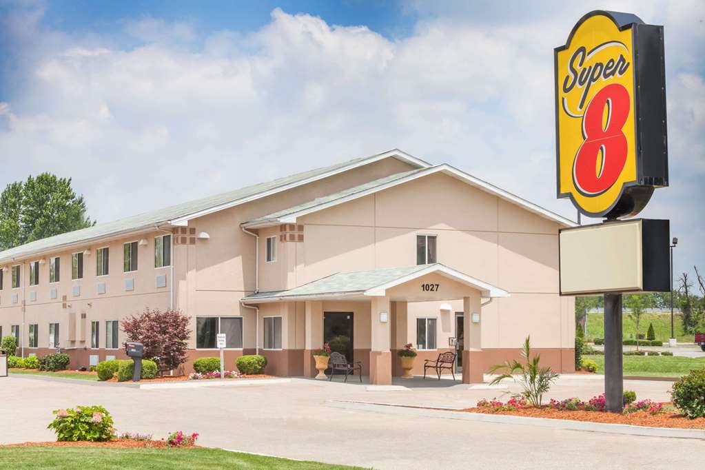 Super 8 by Wyndham Owensboro in Owensboro, United States