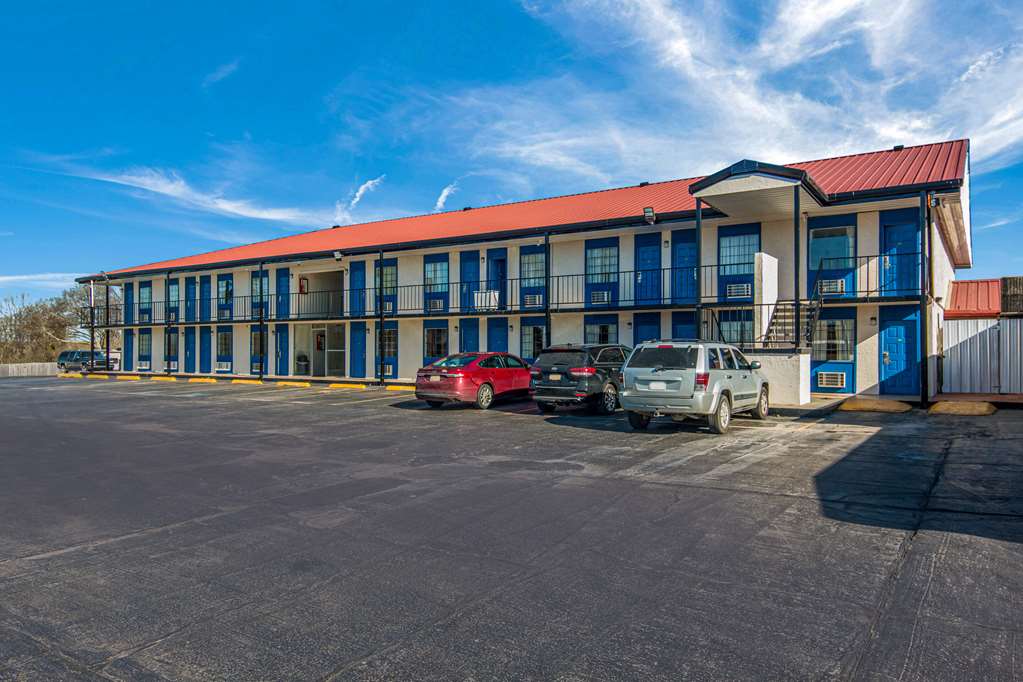 Rodeway Inn Broken Bow Hochatown - photo 4