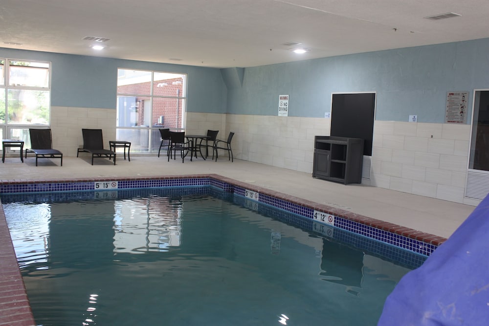 Holiday Inn Express Hotel & Suites Shamrock North by IHG - photo 59