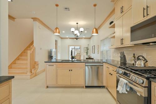 Urban Plaza Luxe 1 Family Steps Away From Plaza District in Oklahoma City, United States