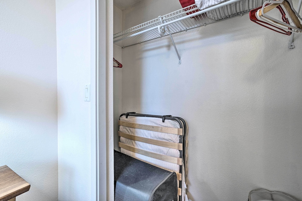 Steps to Lake Chelan Condo with Resort Amenities - photo 7