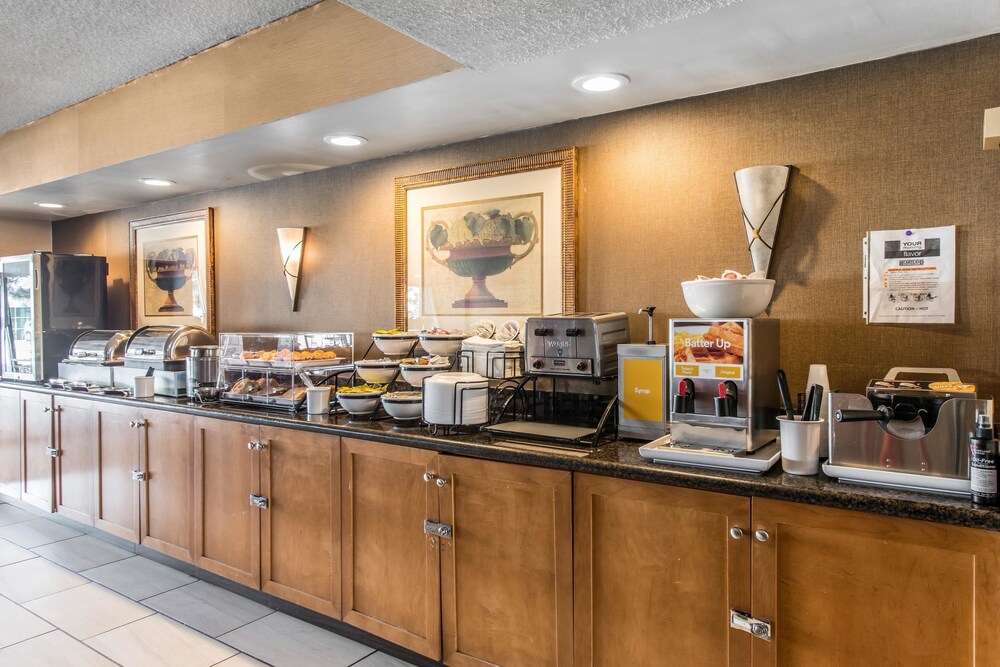 Comfort Inn & Suites Denver Northfield - photo 33