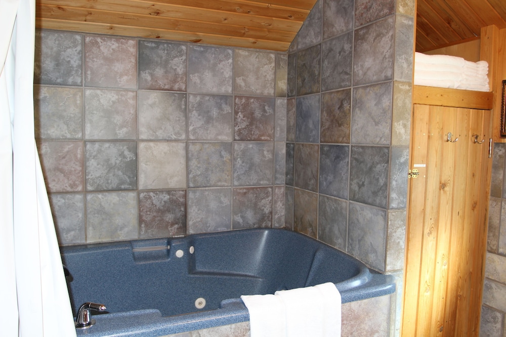 Lakeside Resort and Motel - photo 50