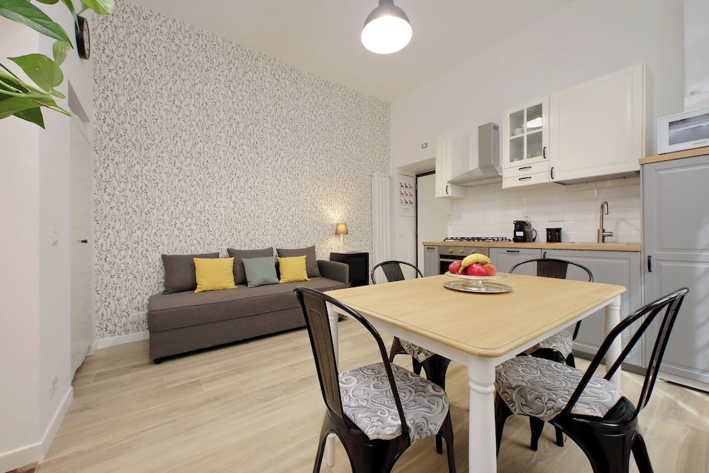 Grazioso bilocale al Vaticano — 4-Star Luxury Hotel in Rome, Italy