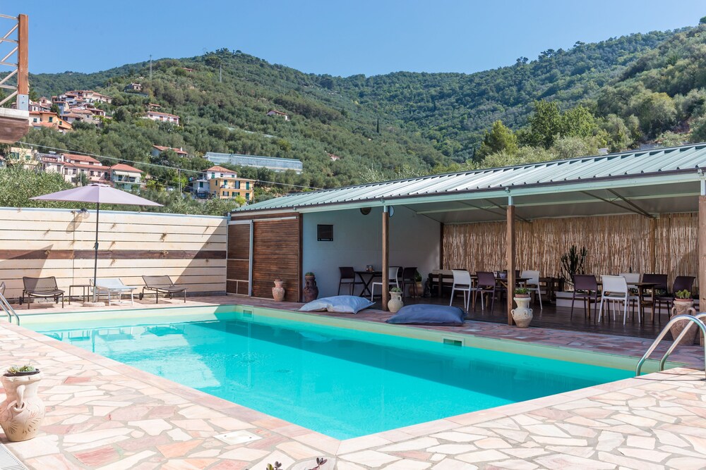 Veggia Butega — hotel in Diano San Pietro