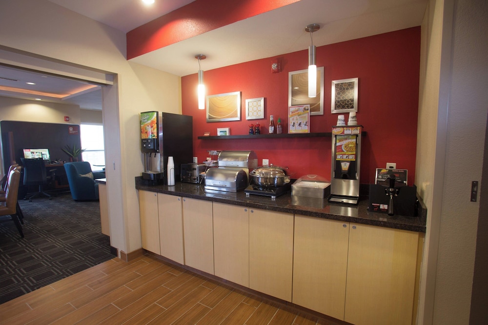 TownePlace Suites by Marriott Lincoln North - photo 20