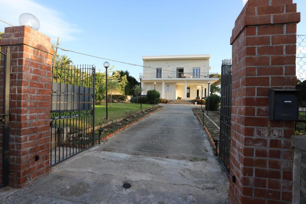 Exentia Stays Luxury Villa With Pool in Sicily Siracusa — 4-Star Luxury Hotel in Siracusa, Italy