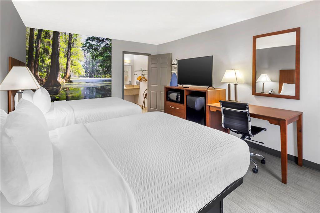 Clarion Pointe Morrow Atlanta South - photo 24