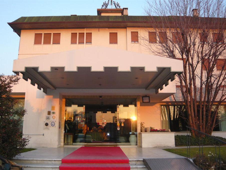 Hotel Al Camin — 4-Star Luxury Hotel in Cassola, Italy