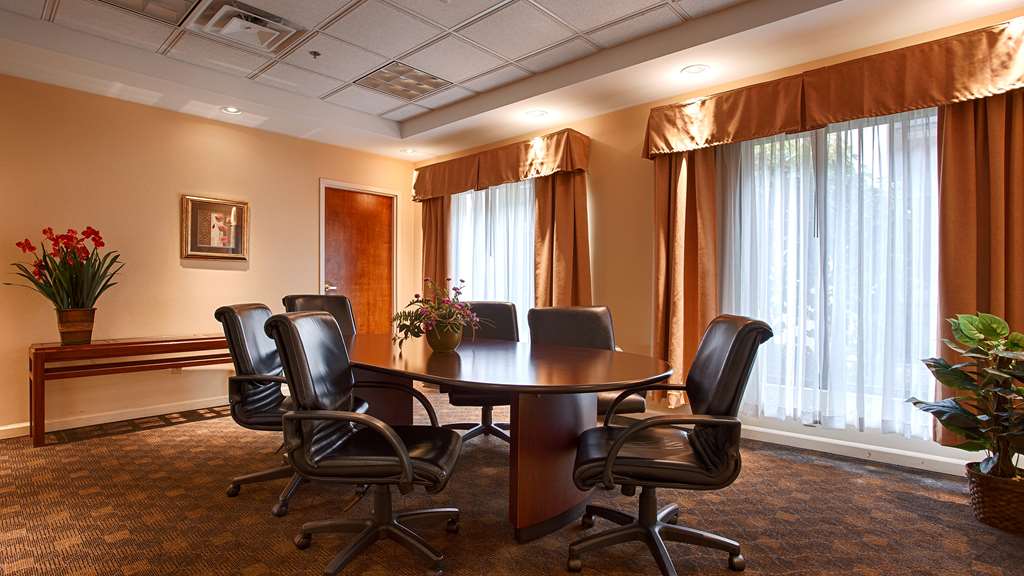 Best Western Galleria Inn & Suites - photo 9