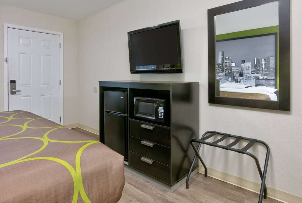 Super 8 by Wyndham Palestine - photo 10