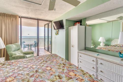 Oceanfront Condo with Balcony in Myrtle Beach — 4-Star Luxury Hotel in Myrtle Beach, United States