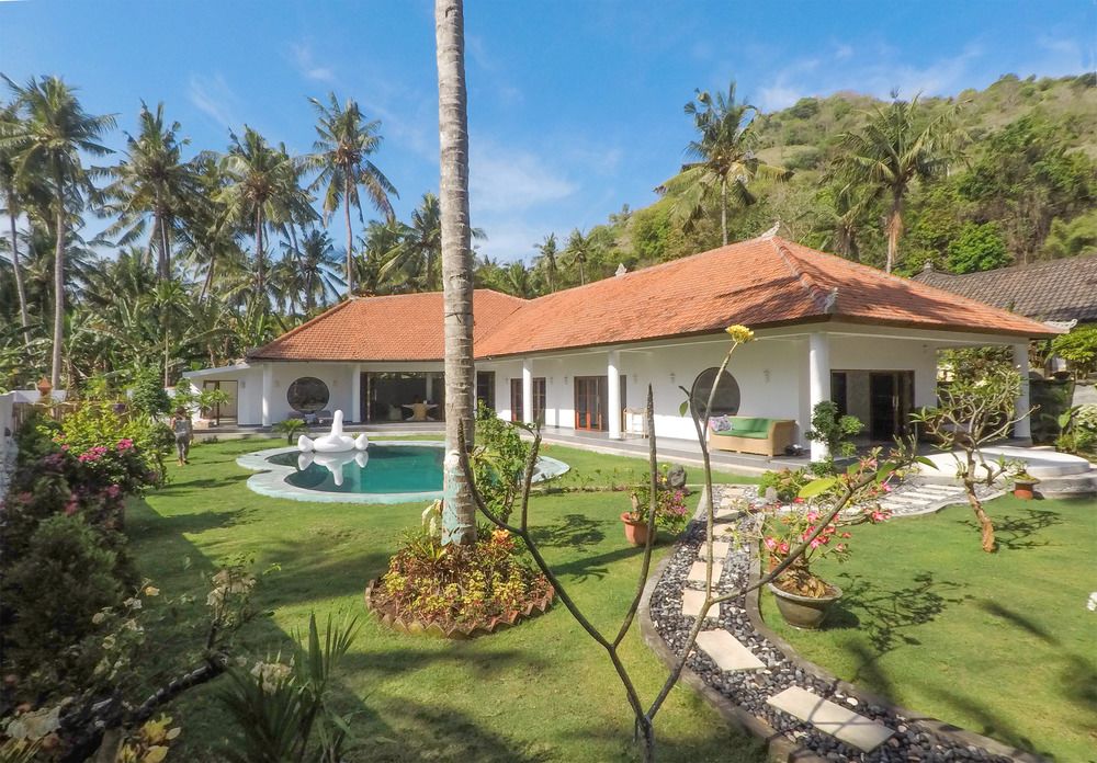 Villa Rizki Candidasa — 4-Star Luxury Hotel in Amlapura, Indonesia