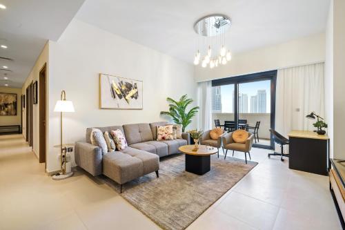 Extravagant 3BR kid's room w Burj Khalifa view — 5-Star Luxury Hotel in Dubai, United Arab Emirates