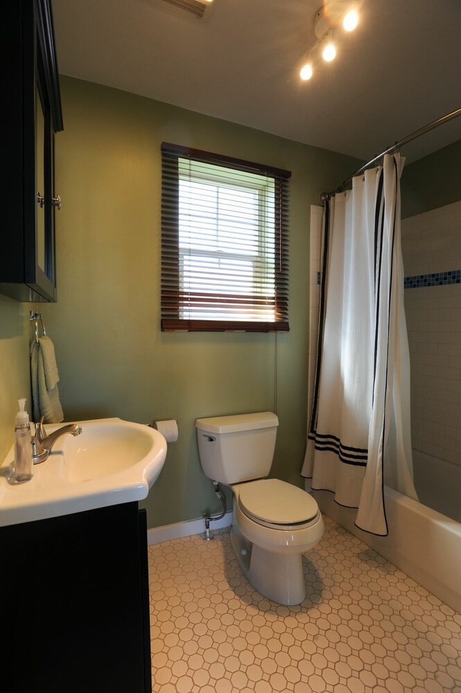 Flagstone Boutique Inn & Suites Canyons Collection Property - photo 18
